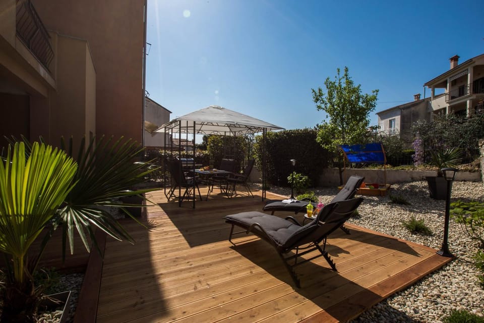 Spring, Day, Garden, Balcony/Terrace, Garden view, sunbed
