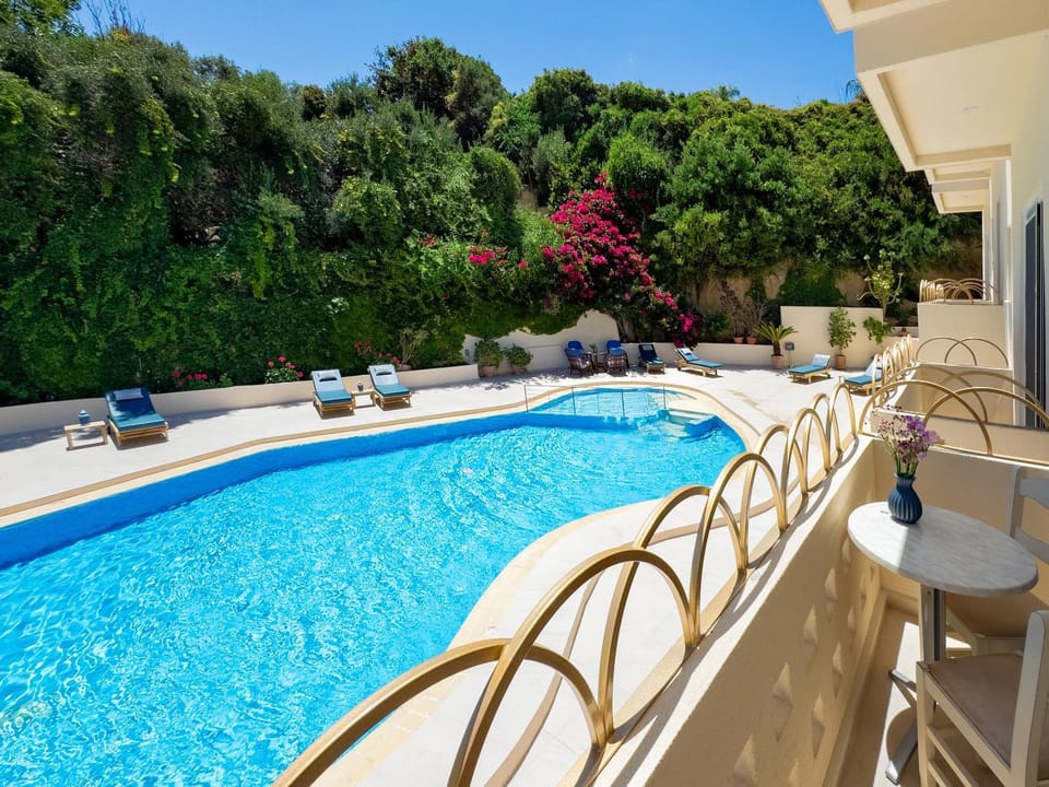 Day, Natural landscape, Garden, View (from property/room), Balcony/Terrace, Garden view, Pool view, Swimming pool, sunbed