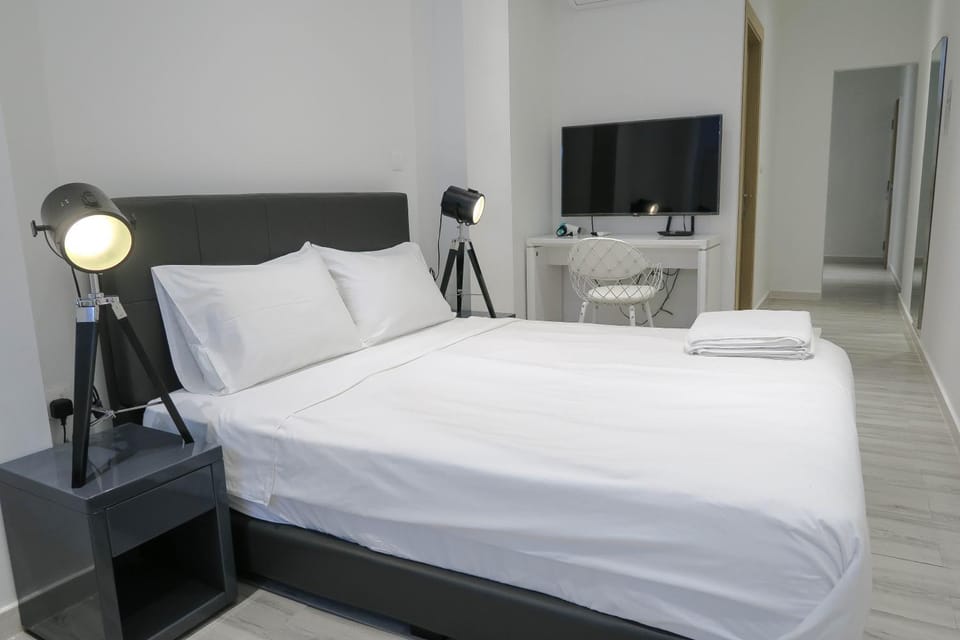 Comfy Studio 5 by Ong Realty Apartment in Singapore