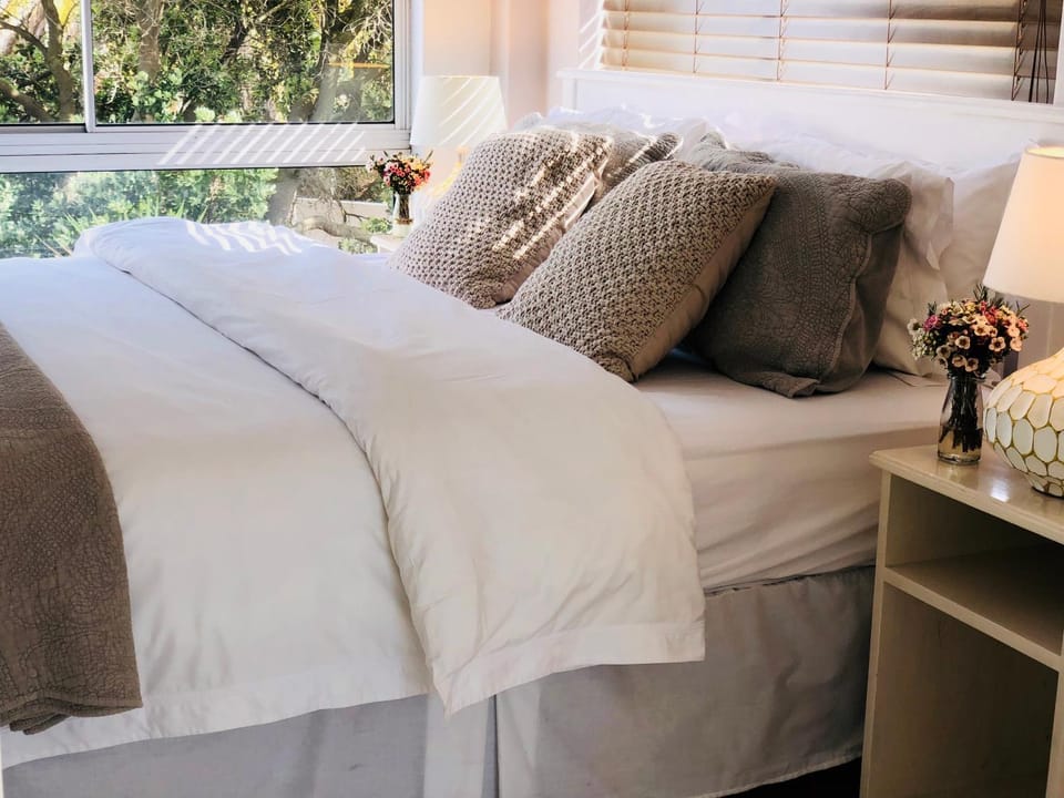 5 Options Guest House Bed and Breakfast in Cape Town