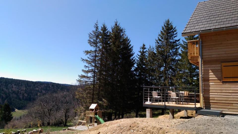 BBQ facilities, Children play ground, Garden, Balcony/Terrace, Mountain view