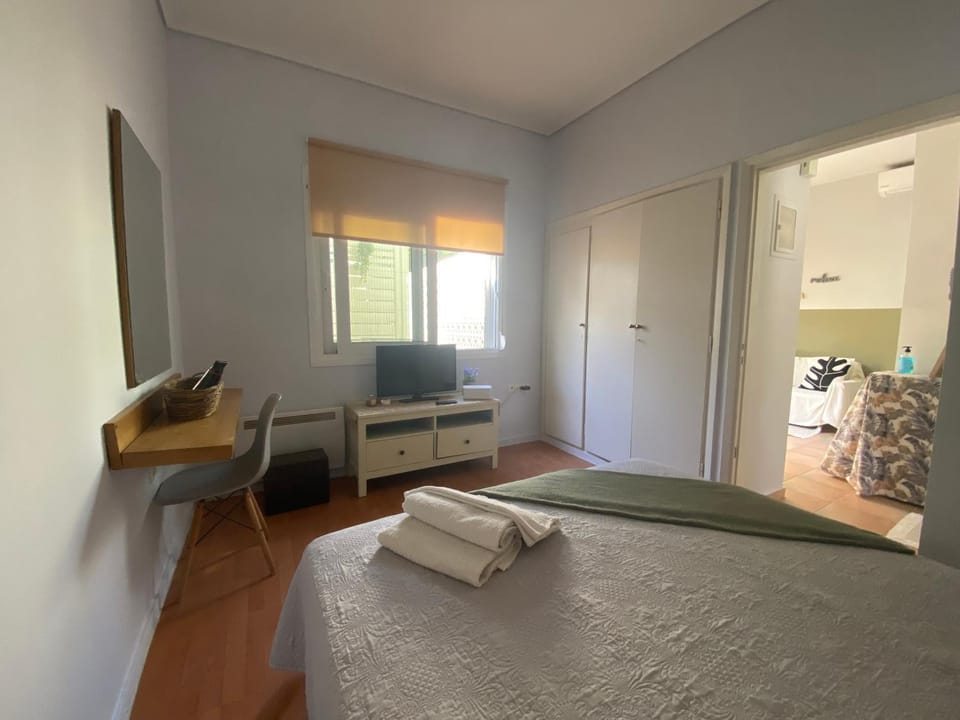 Cozy seaside studio in Lemos Vouliagmenis Apartment in Vouliagmeni