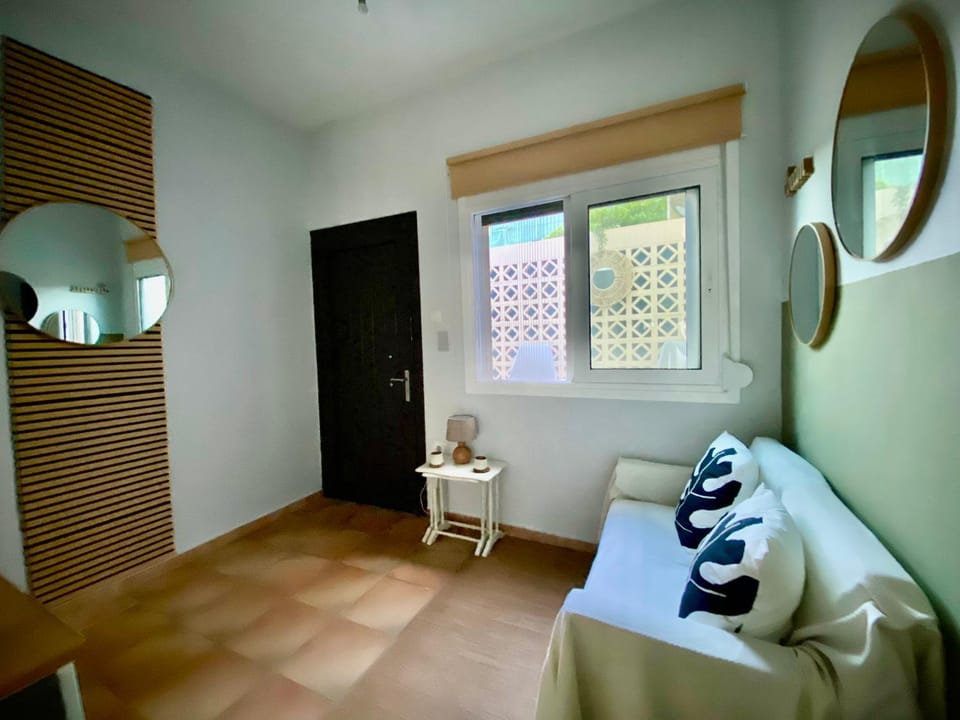 Cozy seaside studio in Lemos Vouliagmenis Apartment in Vouliagmeni