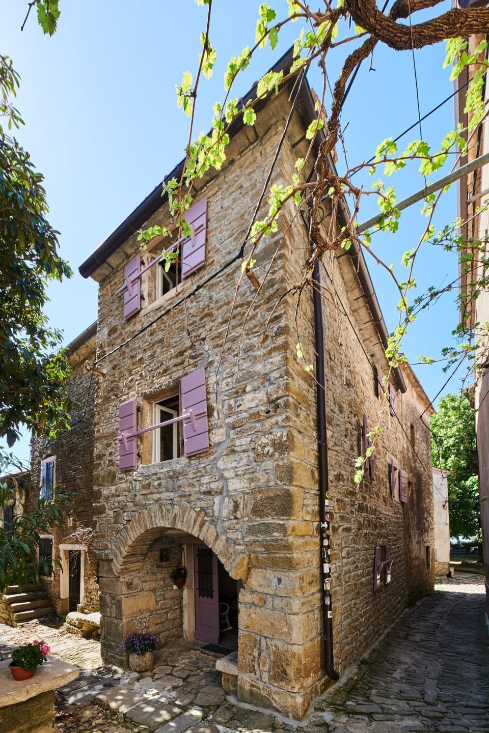 Facade/entrance