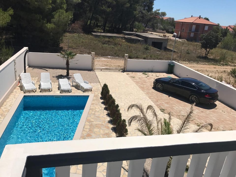 Garden view, Mountain view, Pool view, Sea view, Street view, Inner courtyard view