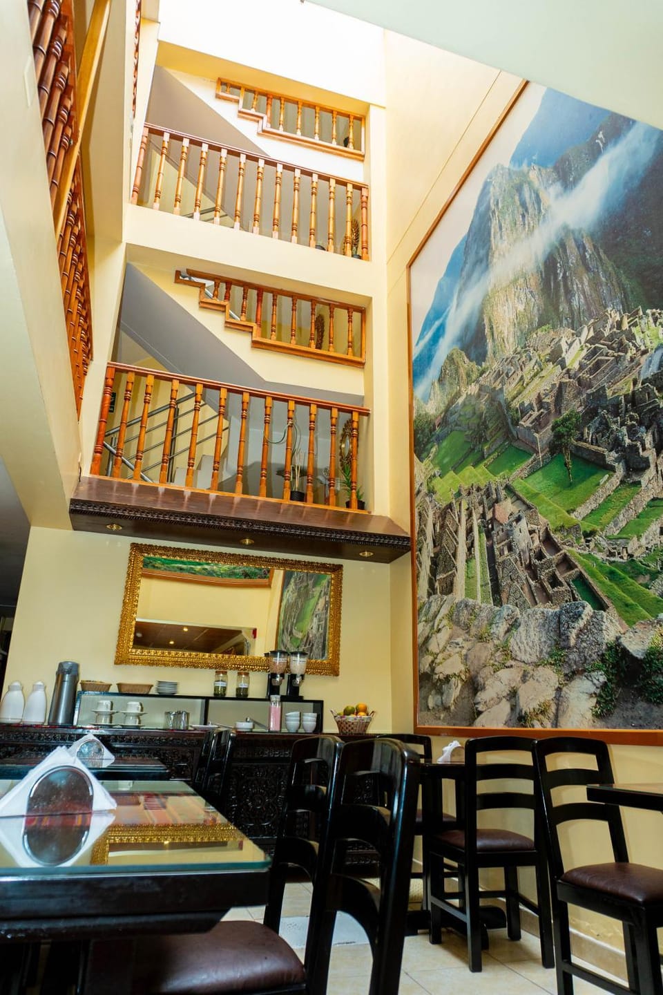 Dining area, Continental breakfast