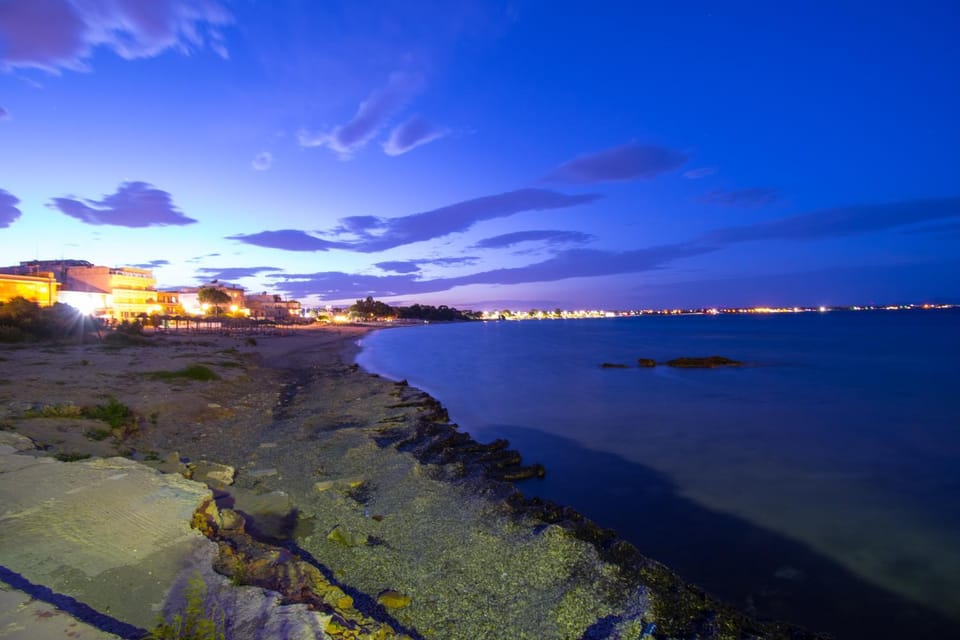 Nearby landmark, Neighbourhood, Beach