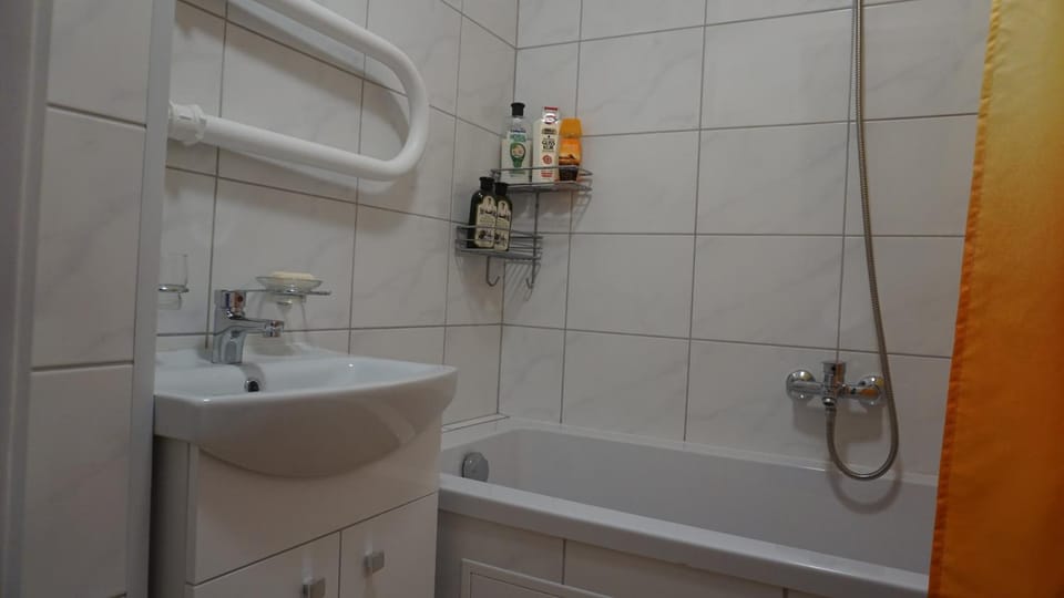 Bathroom, Bath