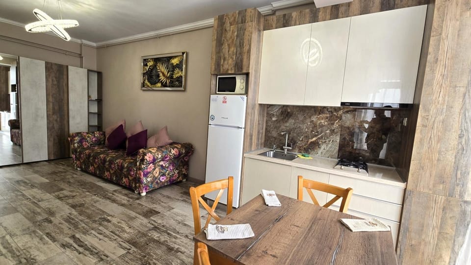 Living room, Dining area, kitchen