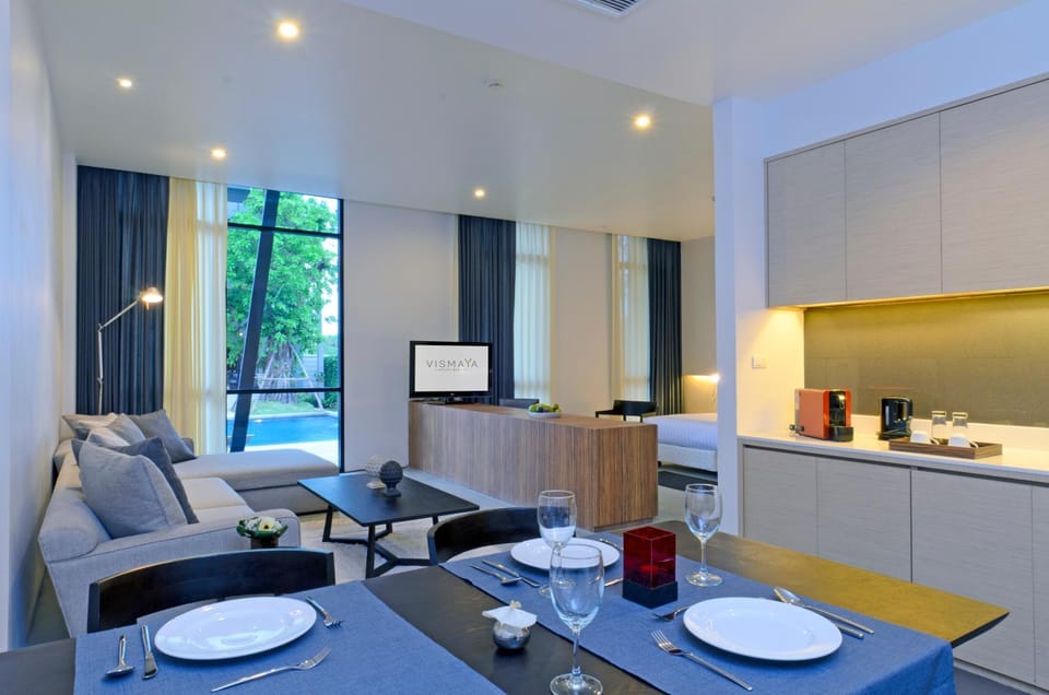 TV and multimedia, Living room, Dining area