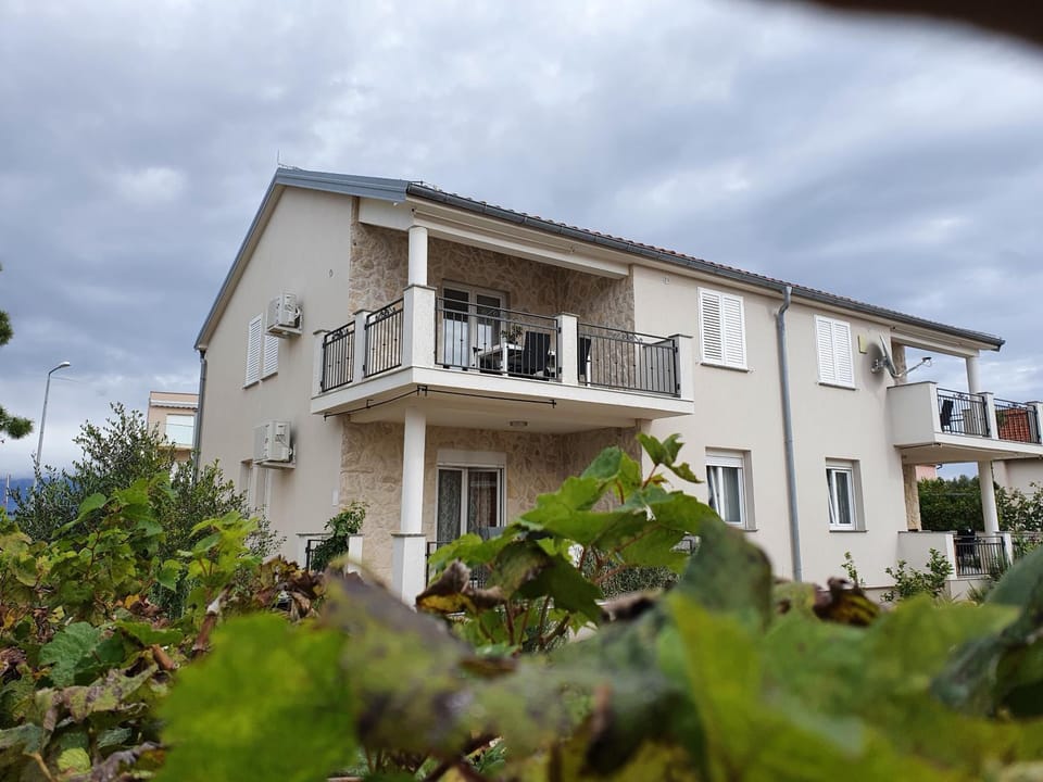 Property building, View (from property/room)