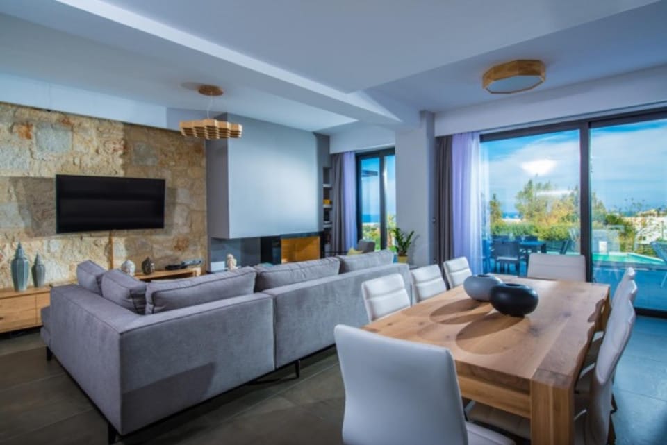 Communal lounge/ TV room, TV and multimedia, Living room, Seating area