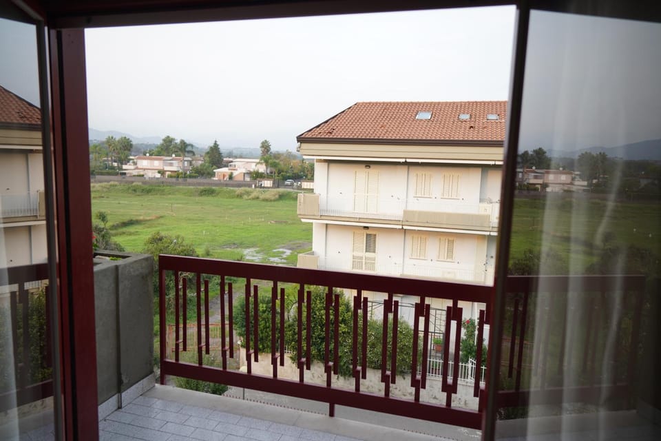 Neighbourhood, Street view
