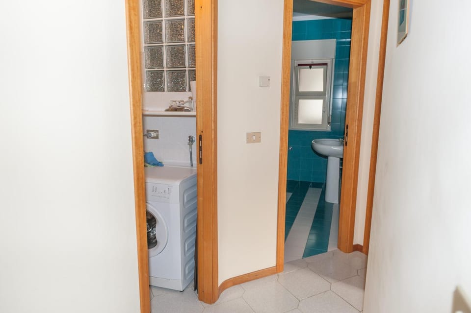 Bathroom, Area and facilities