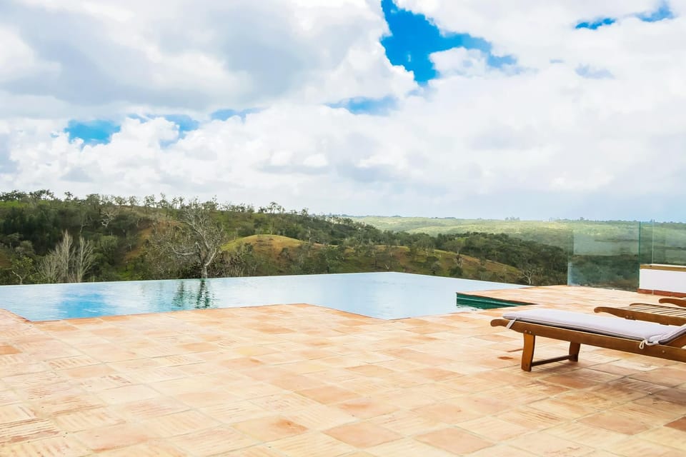 Mountain view, Pool view, Swimming pool