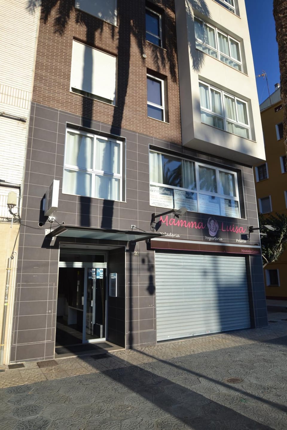 Facade/entrance