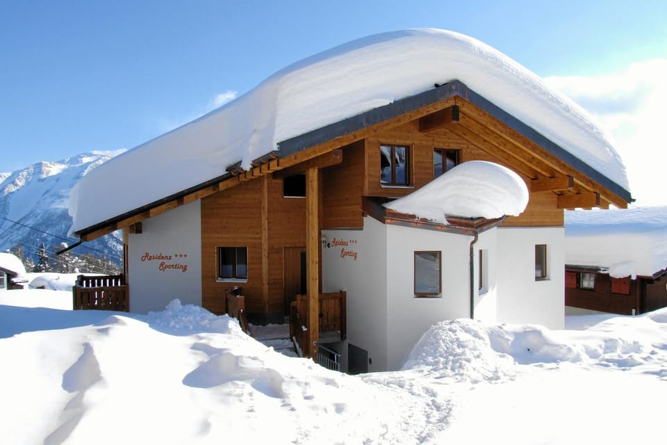 Facade/entrance, Winter