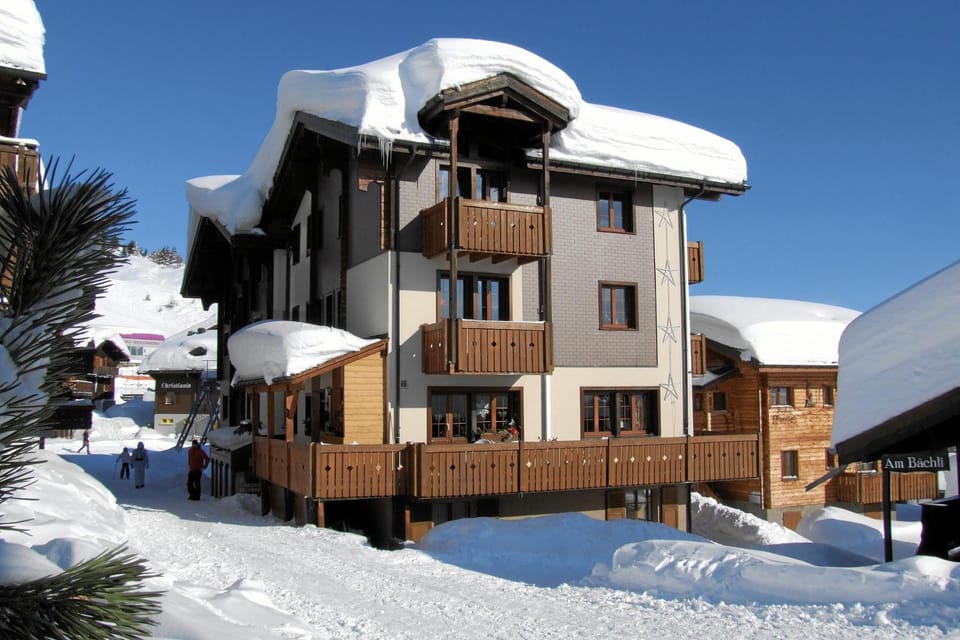 Facade/entrance, Winter