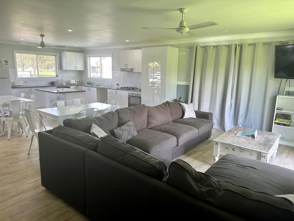 Communal lounge/ TV room