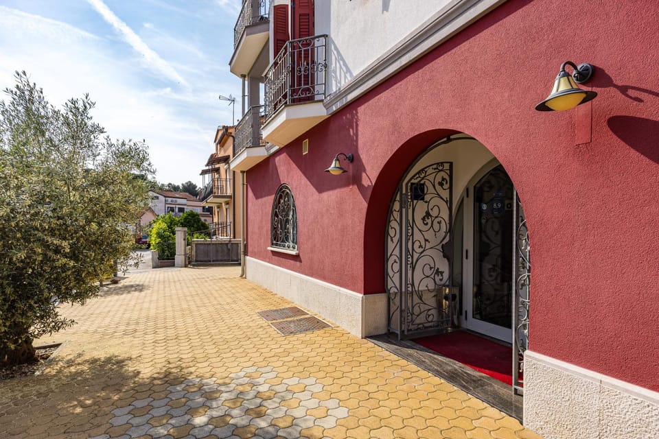Property building, Day