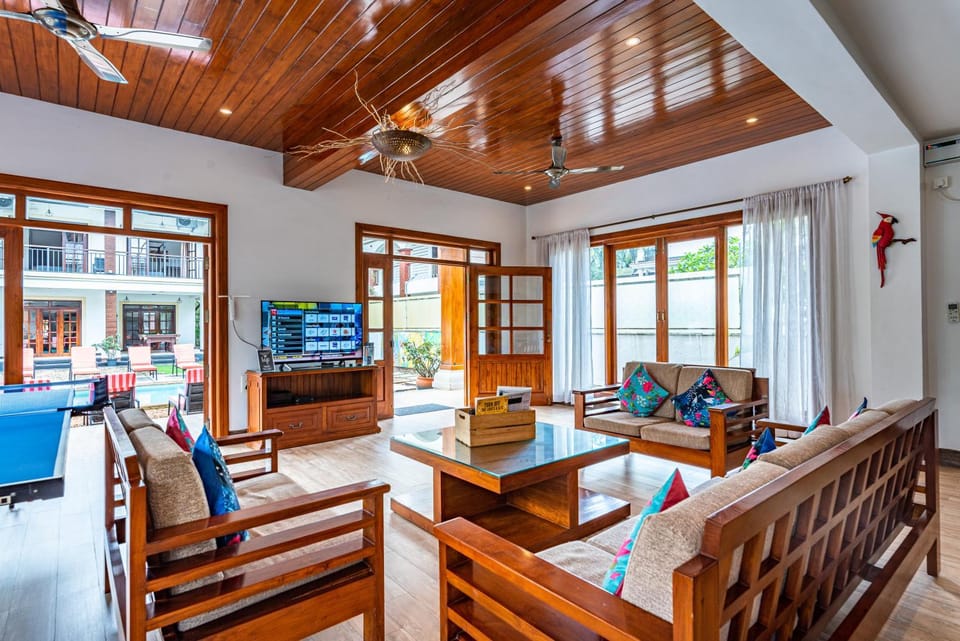 TV and multimedia, Living room, Seating area