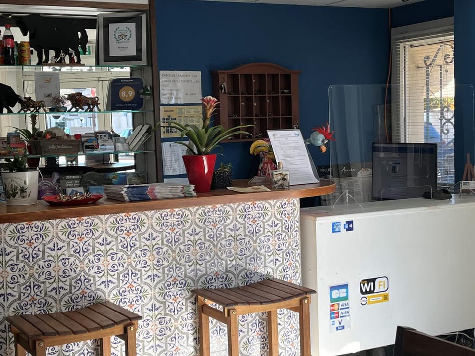 Property building, Lobby or reception