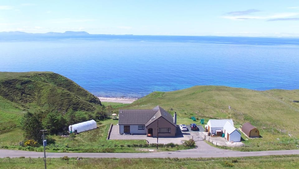 Property building, Natural landscape, Bird's eye view, View (from property/room), Beach, Sea view, Location