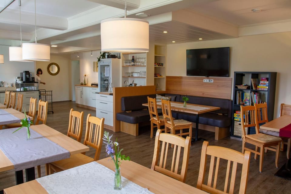 Communal lounge/ TV room, Buffet breakfast, Facility for disabled guests