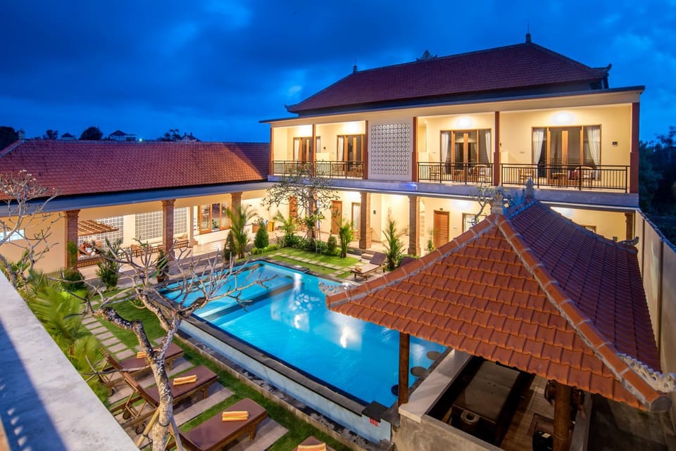 Property building, Night, Garden view, Pool view, Swimming pool, sunbed
