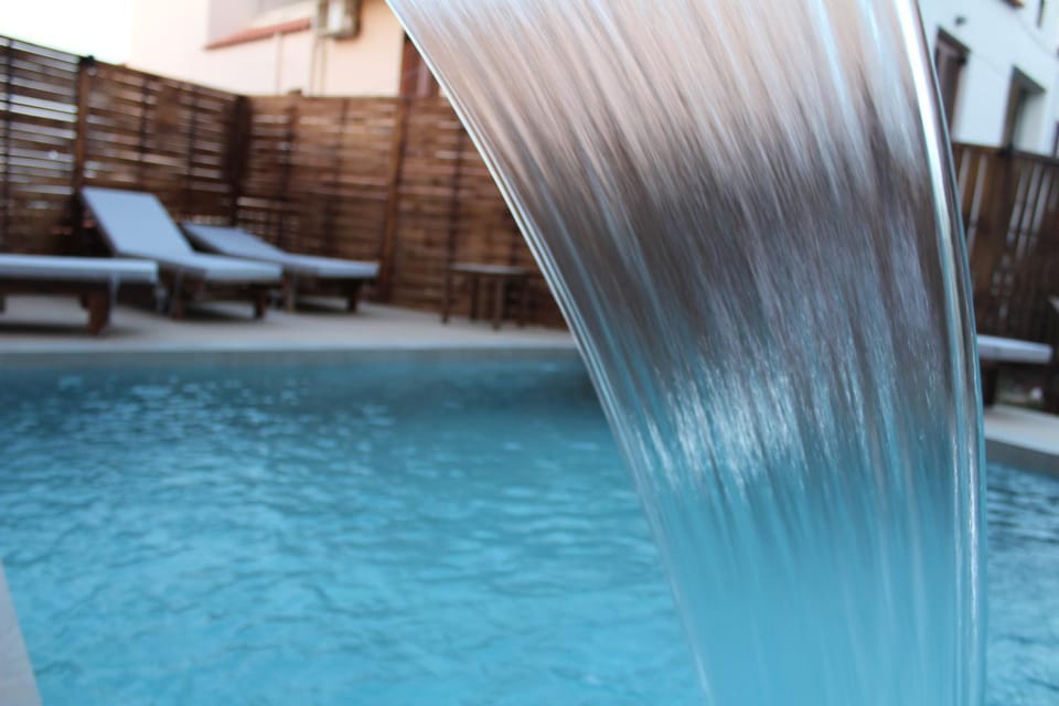 Day, Pool view, Swimming pool, sunbed