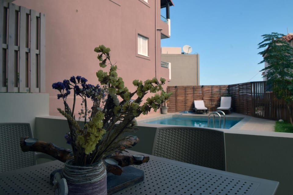 Day, Natural landscape, Pool view, Swimming pool