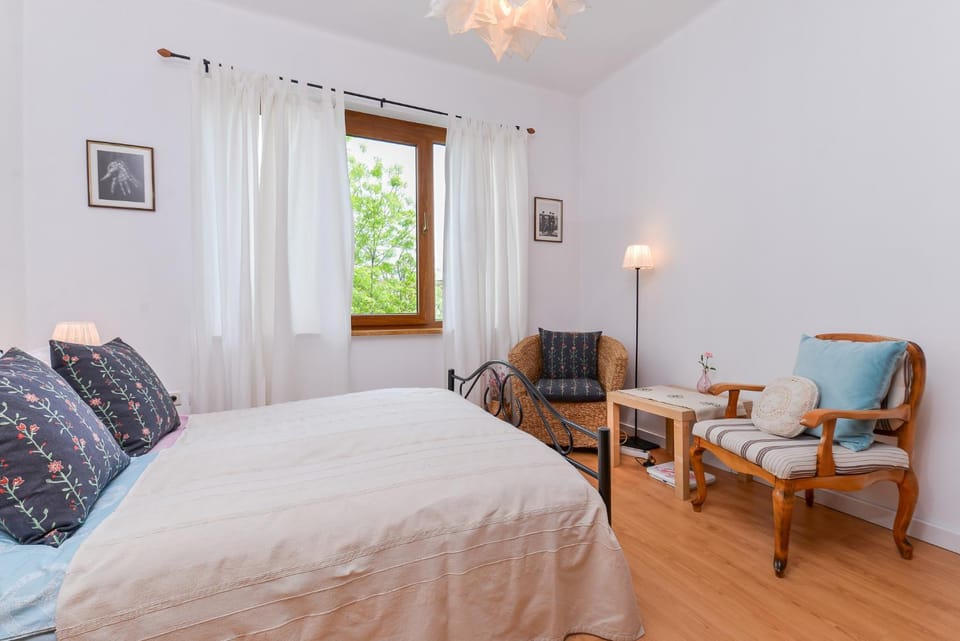 Seating area, Bedroom