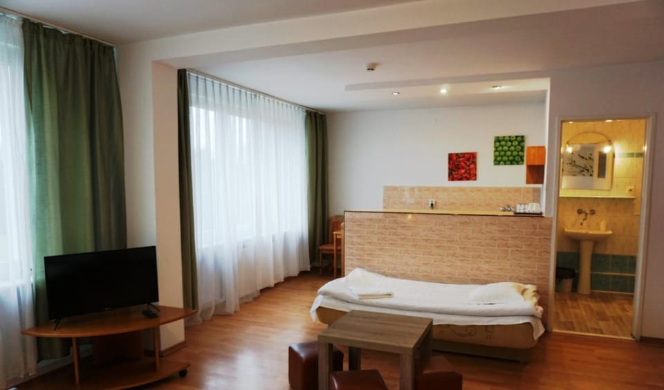 TV and multimedia, Photo of the whole room