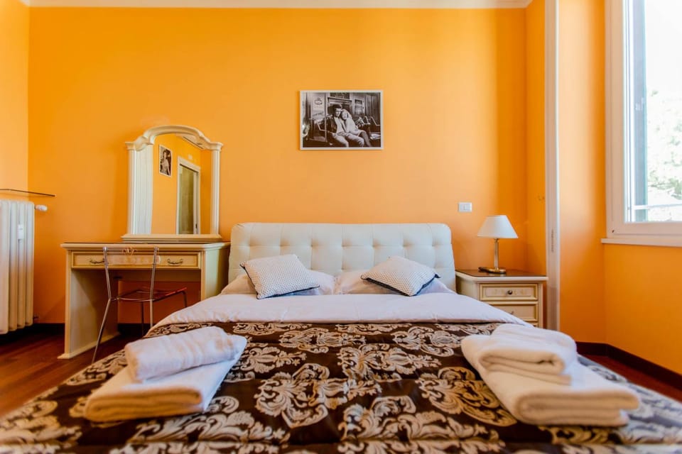 Flower guesthouse Bed and Breakfast in Rome