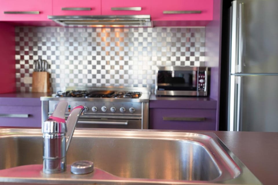 microwave, oven, stove, kitchen