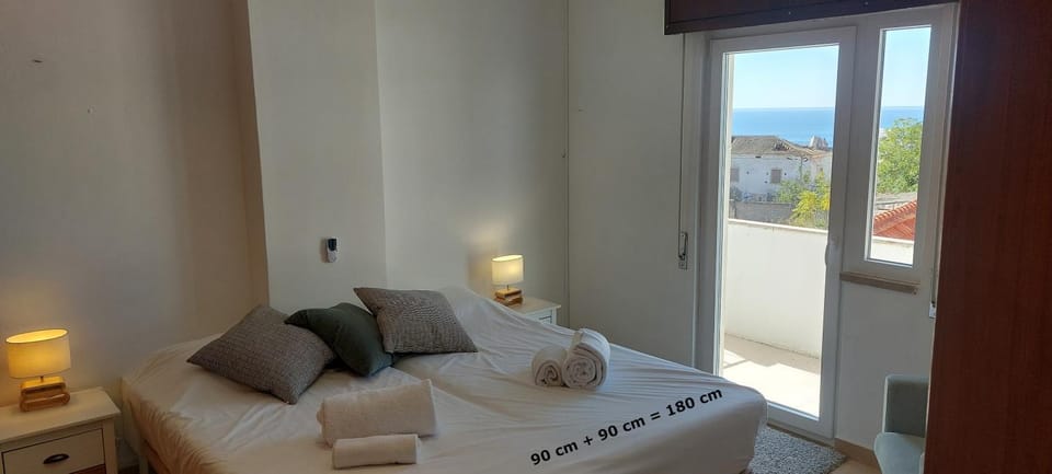Bed, Bedroom, Sea view