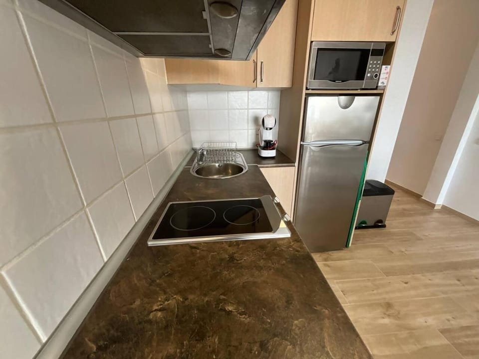 AwayDays Apartamento en la 4a planta vista mar Apartment in Alt Empordà