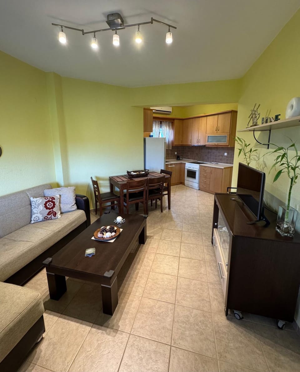 Kitchen or kitchenette, Living room, Seating area