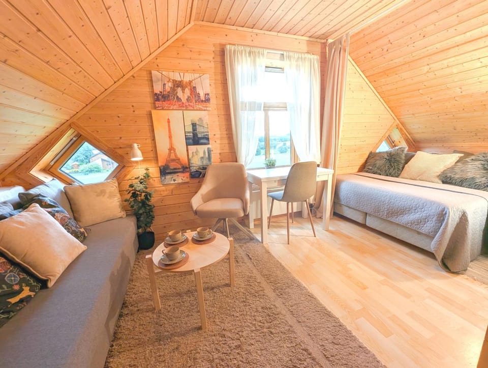 Bed, Living room, Photo of the whole room, Seating area