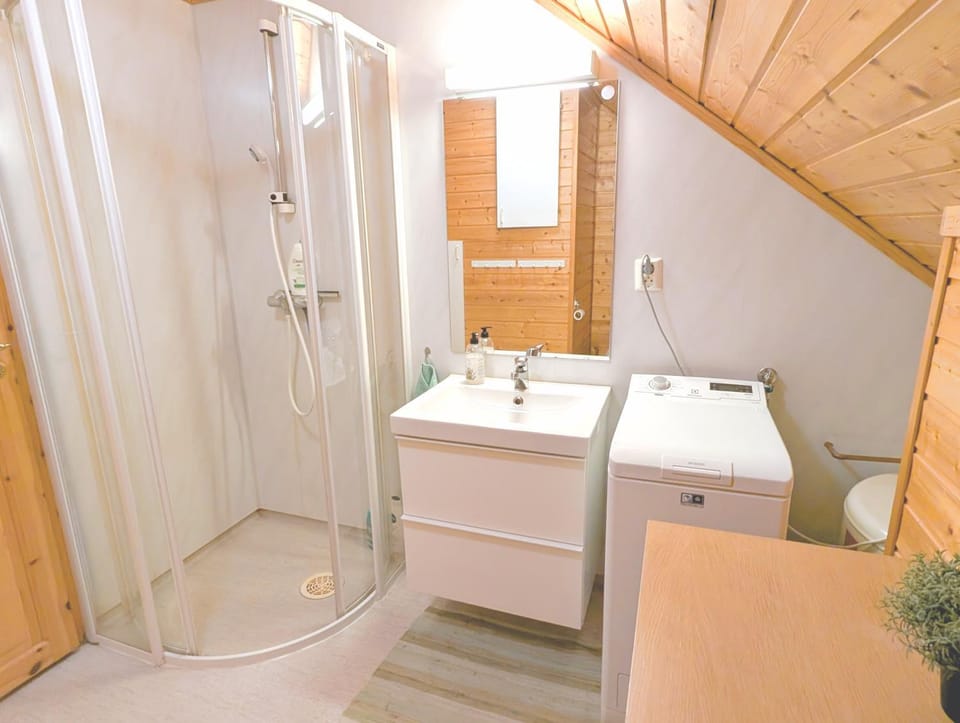 Shower, Bathroom, towels