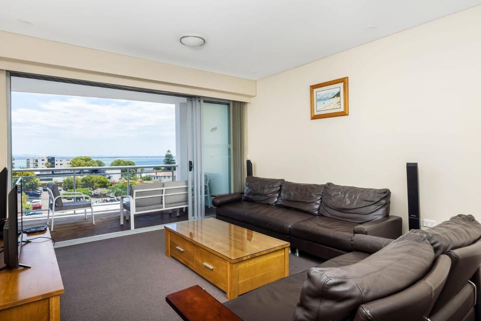 Cote D Azur in the heart on Nelson Bay with a swimming pool Apartment in Nelson Bay