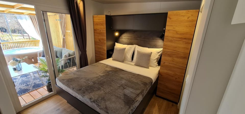 Mobile home Luka Campground/ 
RV Resort in Biograd na Moru