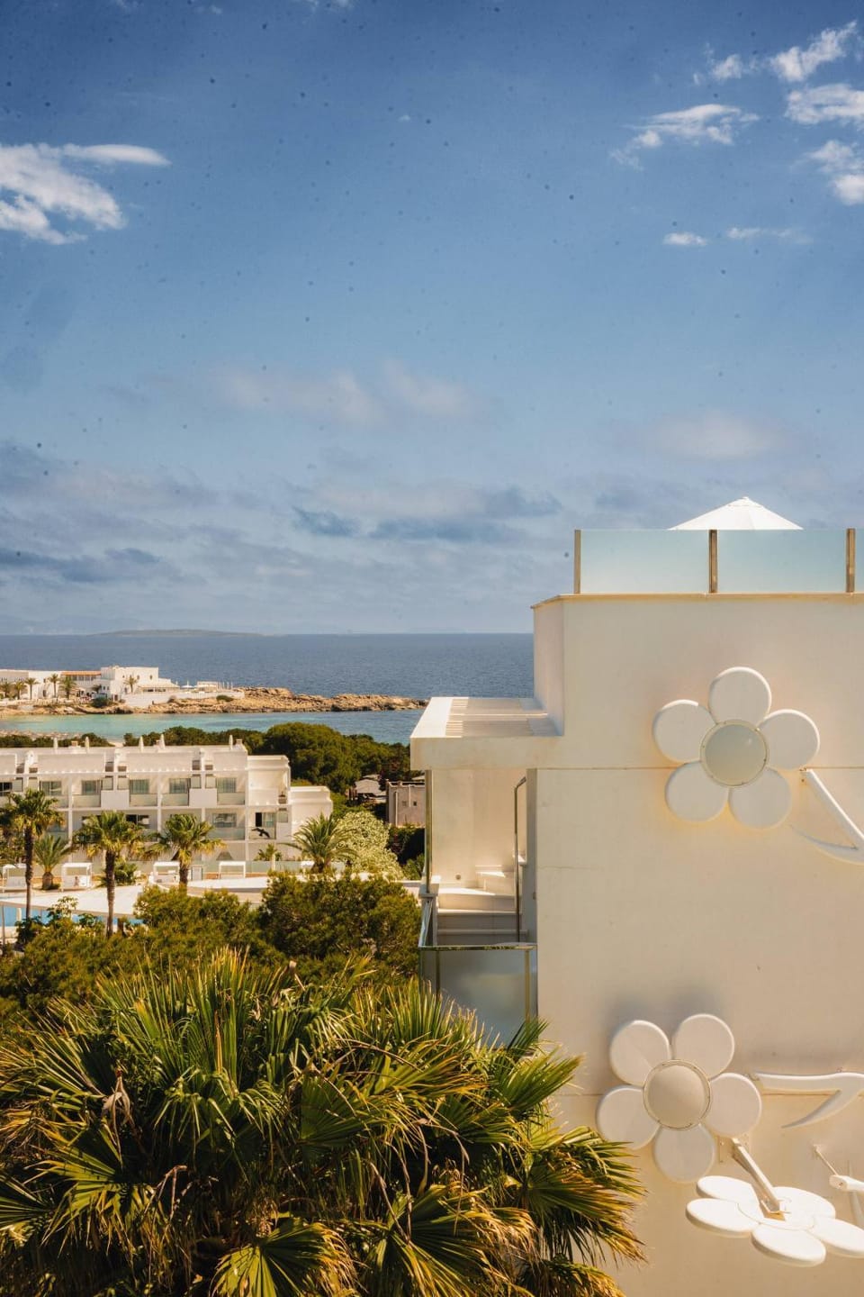 Garden, View (from property/room), Balcony/Terrace, Beach, Sea view, Swimming pool
