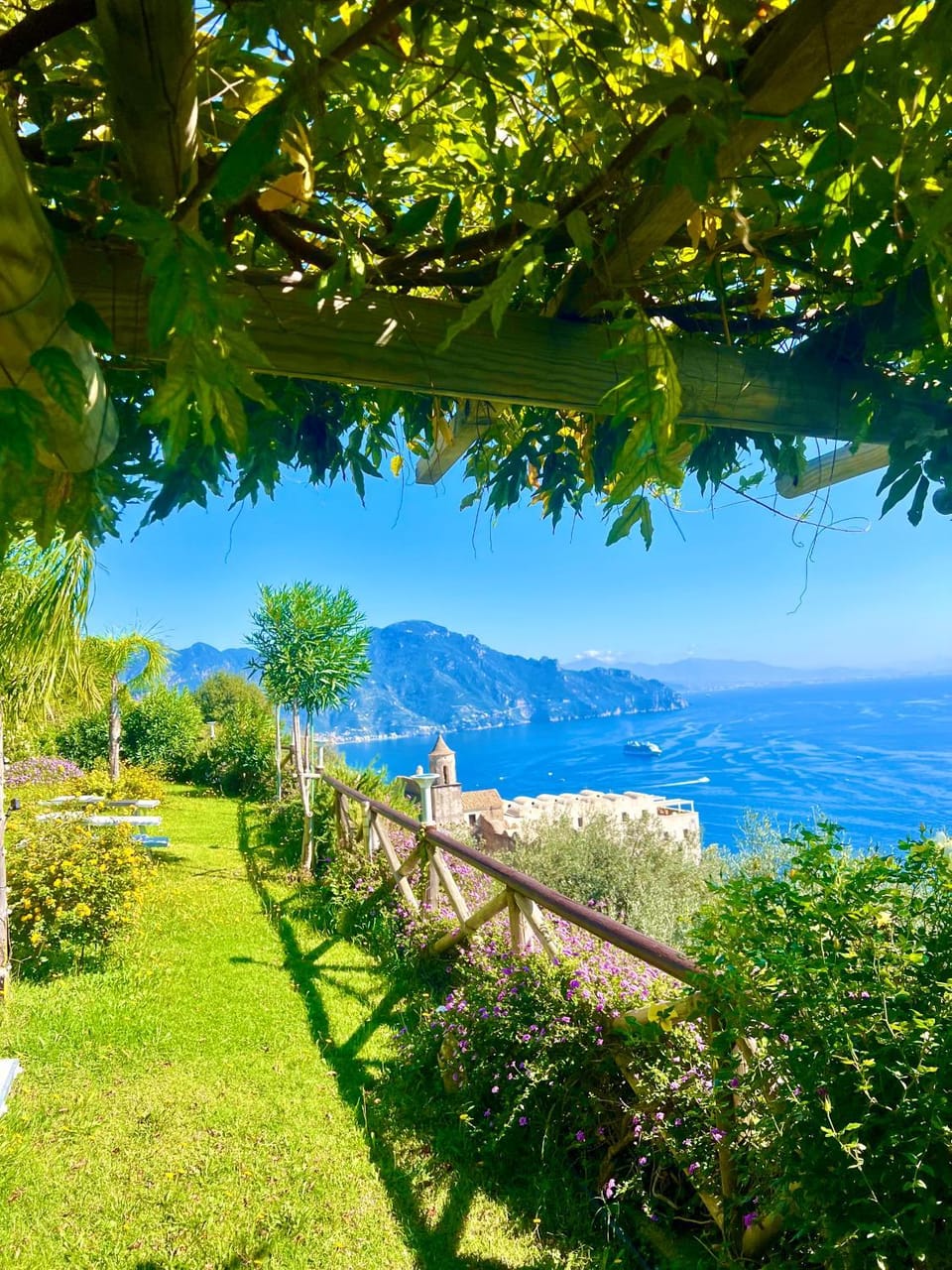 Nearby landmark, Spring, Day, Natural landscape, Garden, Garden view, Mountain view, Sea view