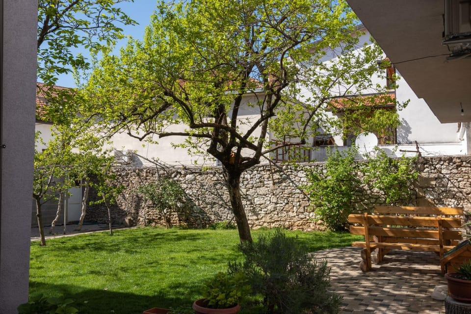 Property building, Patio, Spring, Garden, Garden view