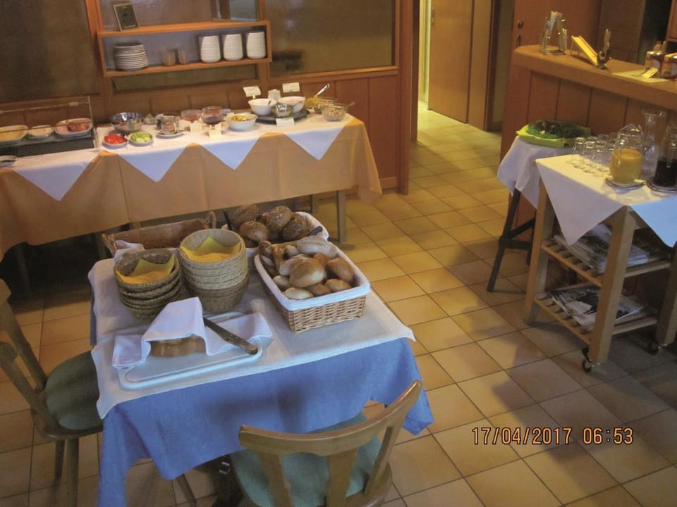 Food and drinks, Breakfast, Continental breakfast, Buffet breakfast