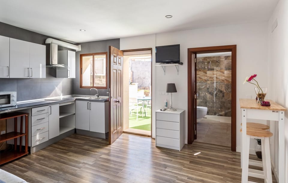 Kitchen or kitchenette, Living room