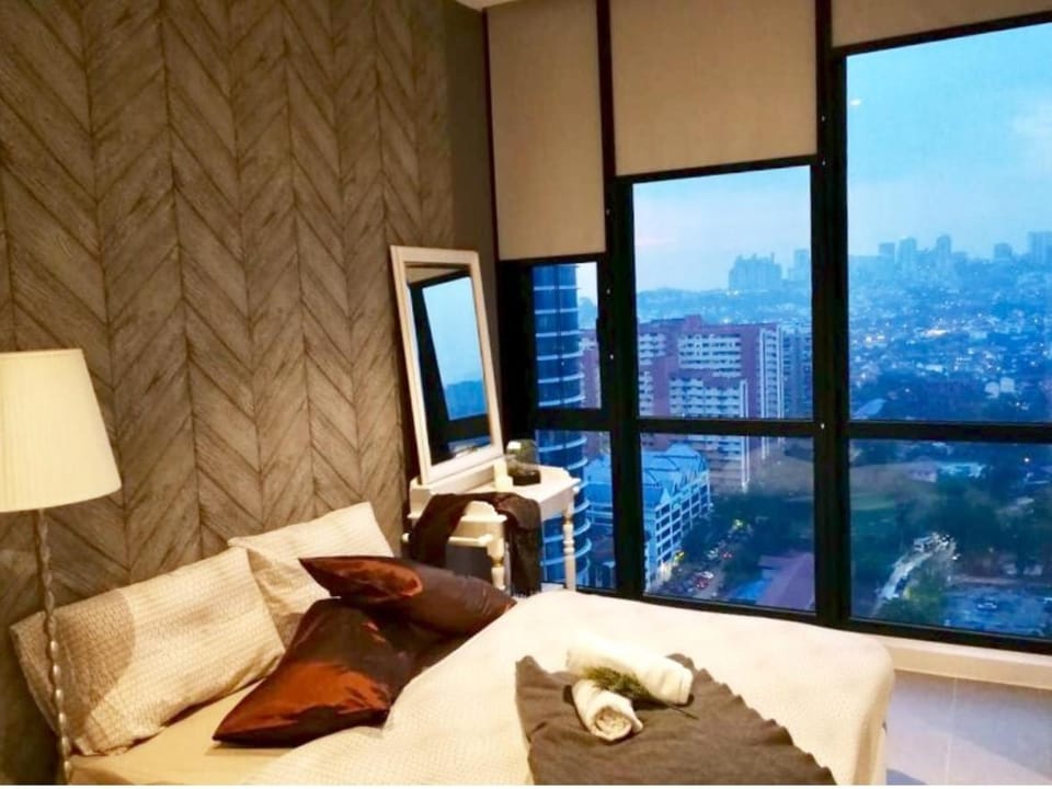 Charming Bedroom - next to train station at Est Bangsar Hostel in Federal Territory of Kuala Lumpur