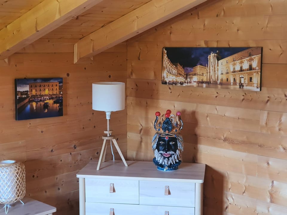 Depandance con Piscina e Jacuzzi House in Fontane Bianche