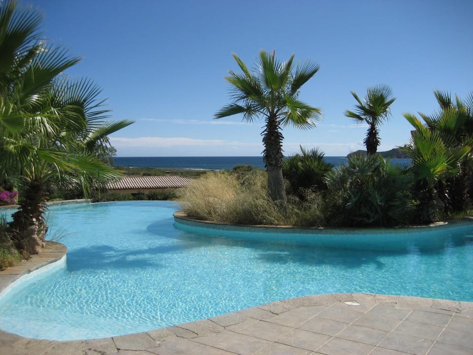 Swimming pool, Swimming pool